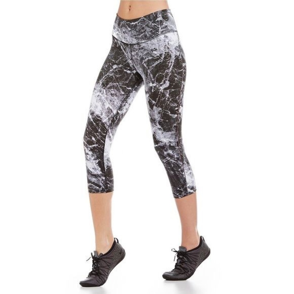 Nike Legendary Tight Fit Dri-Fit Cropped Leggings Gray Marble Print size XS